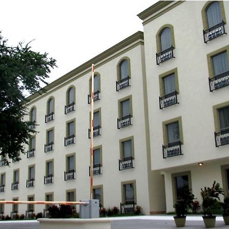 Hotel Alameda Express マタモロス エクステリア 写真