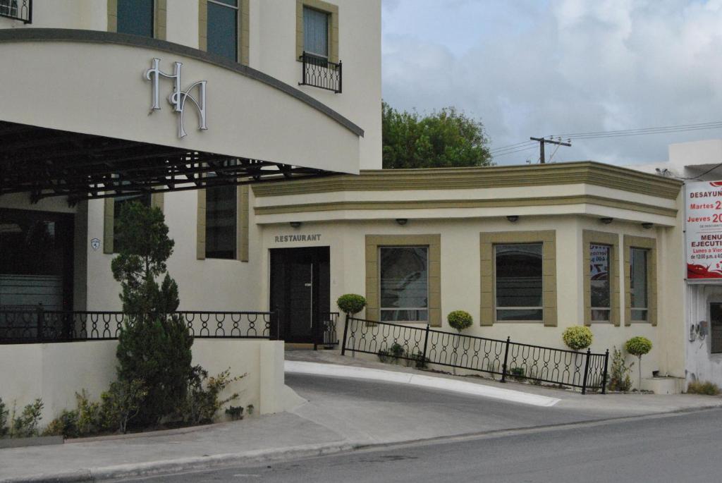 Hotel Alameda Express マタモロス エクステリア 写真