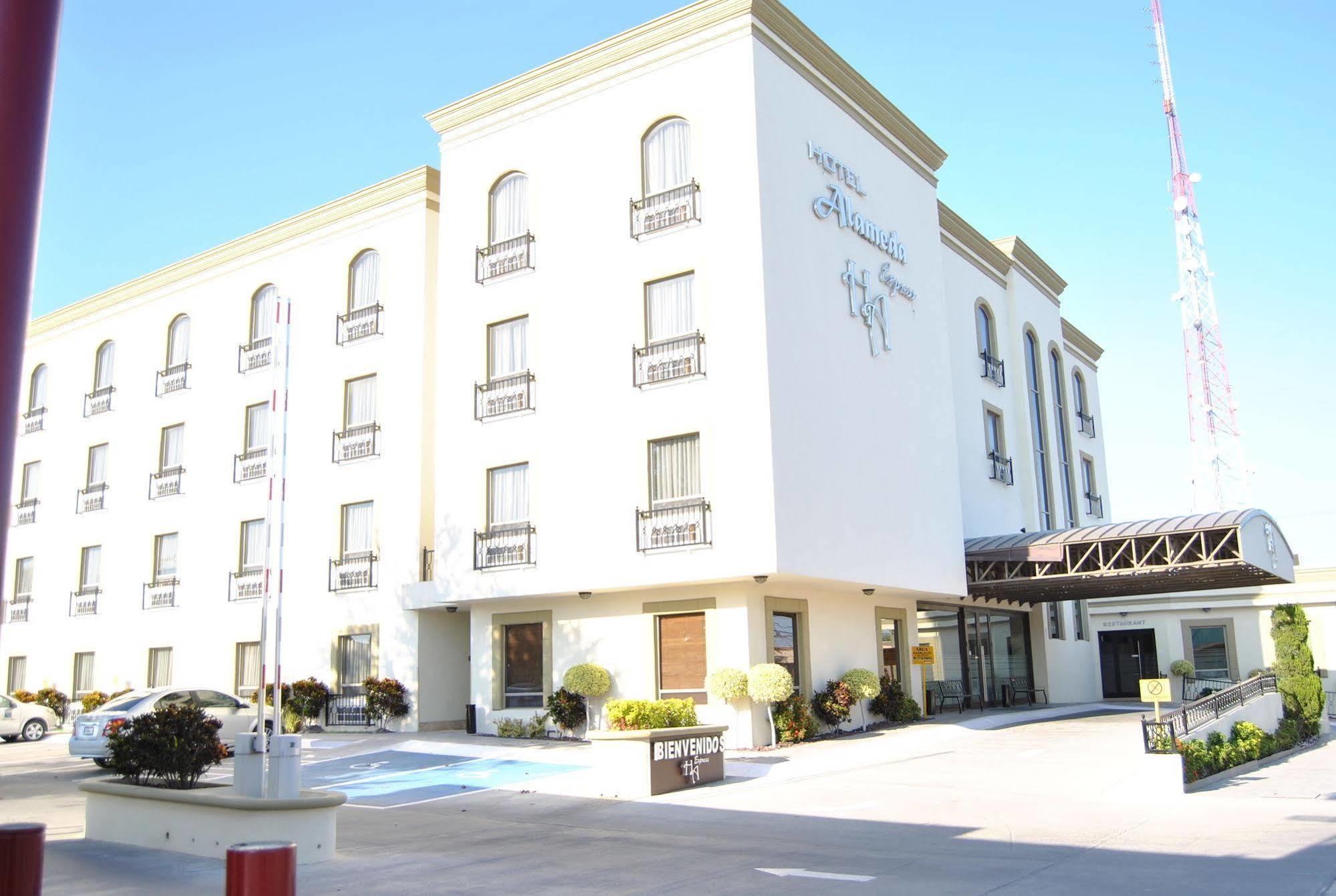 Hotel Alameda Express マタモロス エクステリア 写真