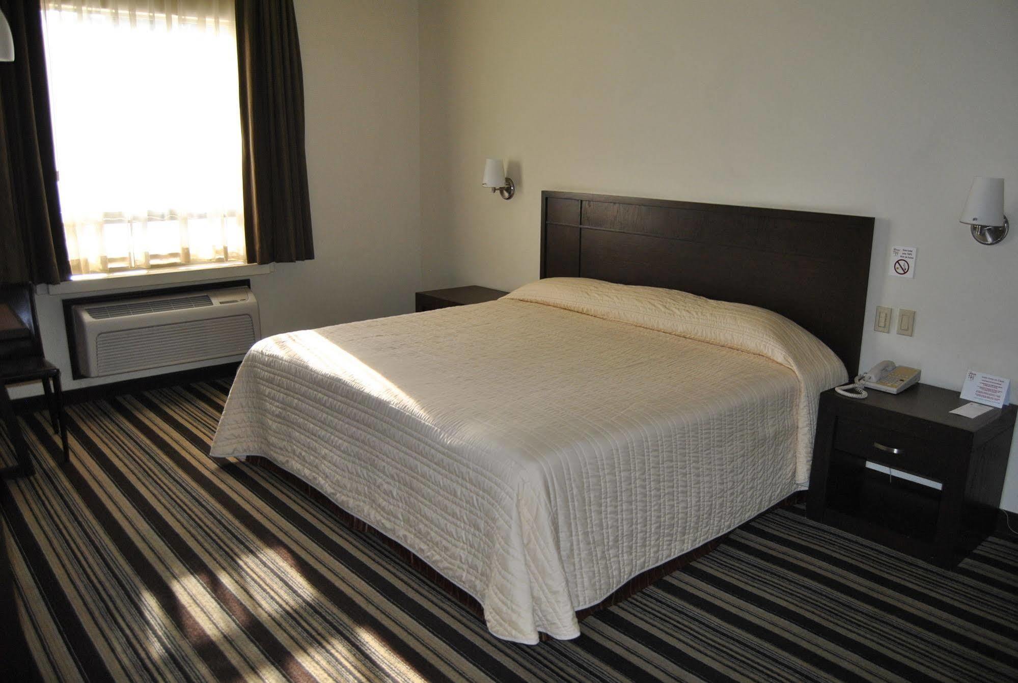 Hotel Alameda Express マタモロス エクステリア 写真