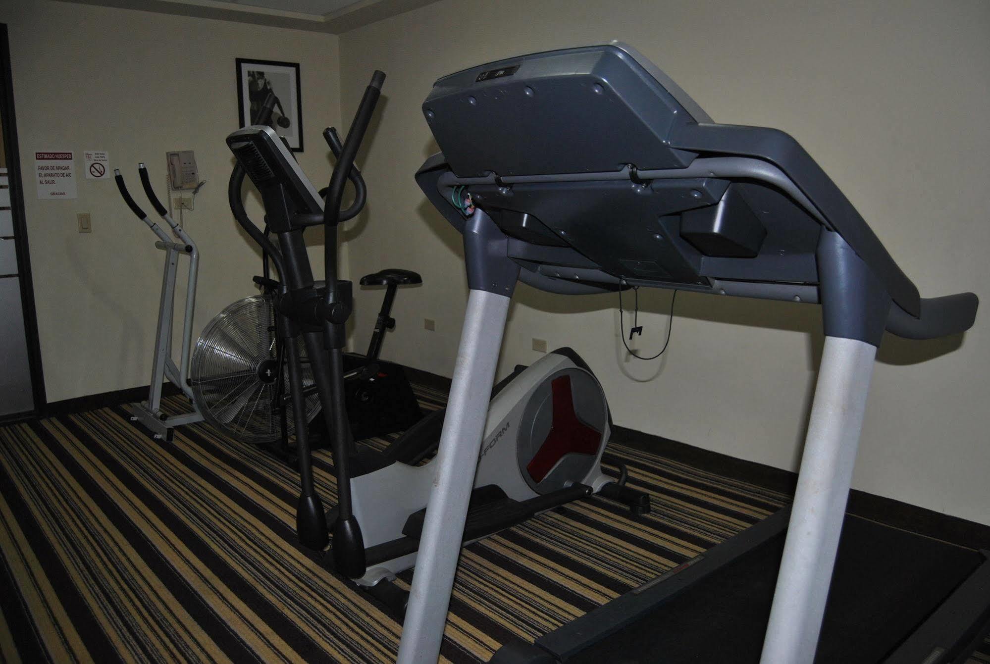 Hotel Alameda Express マタモロス エクステリア 写真